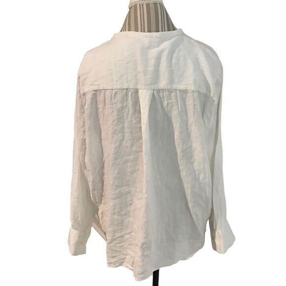 Old Navy XXl blouse excellent condition see pics beautiful eyelet cotton pretty - Picture 2 of 2